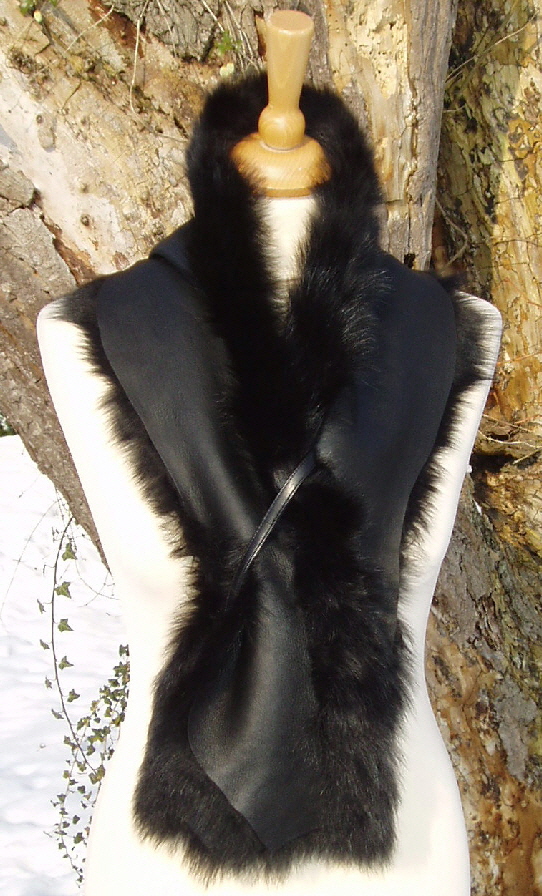 Black_Toscana_Shearling_Scarf